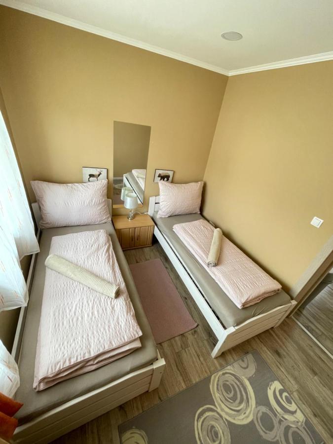 Lilla Apartman 巴拉顿凯赖斯图尔 外观 照片